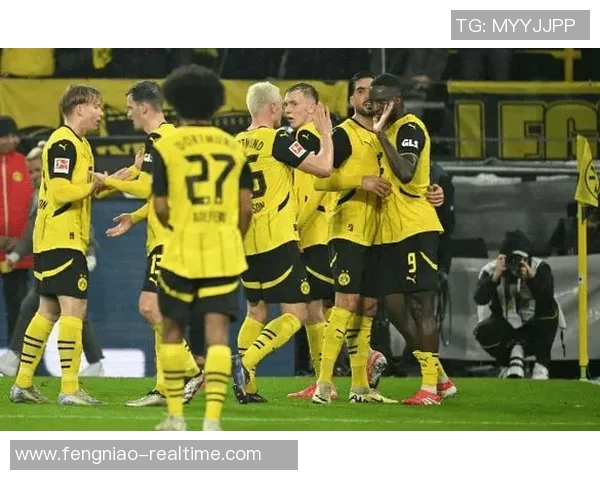 巴黎圣日耳曼大胜多特蒙德红牌事件引发全场热议与争议