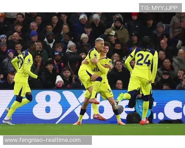 英超激战：拜仁狂胜热刺四球零封补时进球点燃全场激情